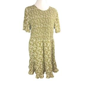 Forever 21 Floral Green Short Sleeves Roundneck Smocked Midi Dress 2X